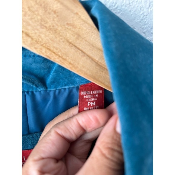 Valerie Steven’s Teal Suede Leather Jacket - Picture 4 of 5